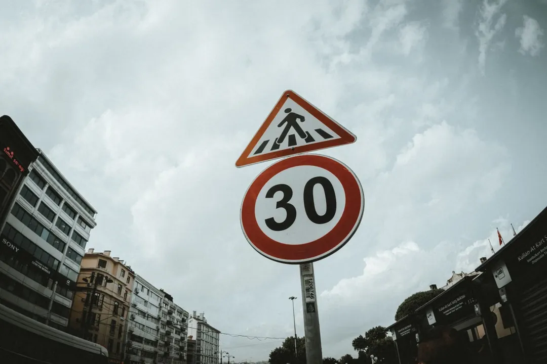 Street sign number before changing text in the image: “30” → “50”